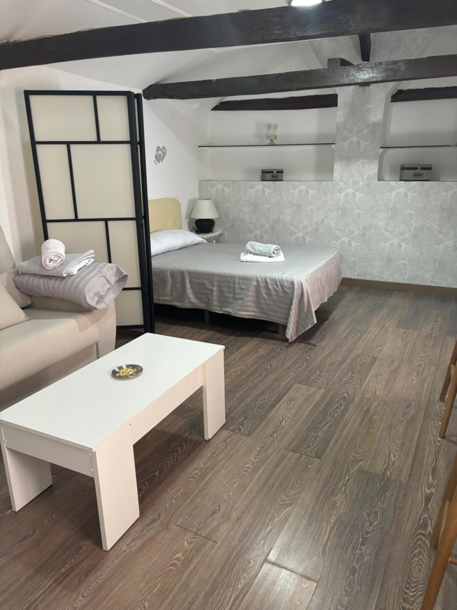 Apartamentos Mayte Toledo Esterno foto